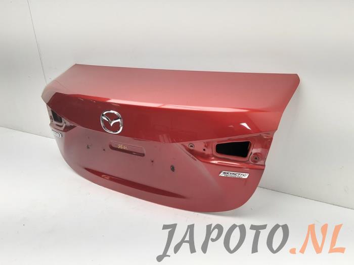 Cubierta de maletero de un Mazda 3 (BM/BN) 2.0 SkyActiv-G 120 16V 2016