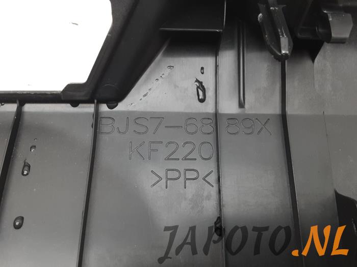 Couverture capteur serrure arrière d'un Mazda 3 (BM/BN) 2.0 SkyActiv-G 120 16V 2016