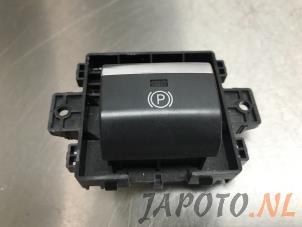 Usados Interruptor de freno de mano Subaru Legacy Wagon (BR) 2.5 16V Precio € 49,95 Norma de margen ofrecido por Japoto Parts B.V.