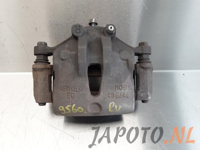 Gebrauchte Bremszange rechts vorne Kia Pro cee'd (EDB3) 1.4 CVVT 16V Preis € 20,95 Margenregelung angeboten von Japoto Parts B.V.