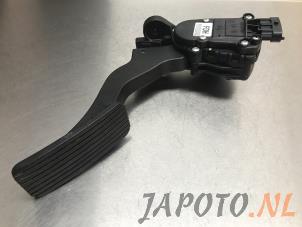 Used Accelerator pedal Kia Pro cee'd (EDB3) 1.4 CVVT 16V Price € 45,00 Margin scheme offered by Japoto Parts B.V.