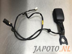 Usagé Insertion ceinture de sécurité avant droite Mitsubishi Lancer Sports Sedan (CY/CZ) 1.8 MIVEC 16V Prix € 14,95 Règlement à la marge proposé par Japoto Parts B.V.