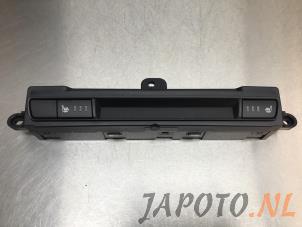 Usagé Affichage intérieur Mazda 2 (DJ/DL) 1.5 SkyActiv-G 90 Prix € 59,95 Règlement à la marge proposé par Japoto Parts B.V.