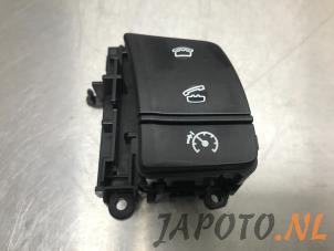 Used Phone module Toyota Yaris III (P13) 1.33 16V Dual VVT-I Price € 24,95 Margin scheme offered by Japoto Parts B.V.