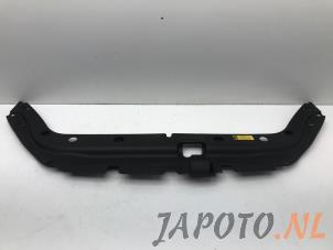Usagé Plaque de protection divers Toyota RAV4 (A3) 2.2 D-CAT 16V 4x4 Prix € 50,00 Règlement à la marge proposé par Japoto Parts B.V.