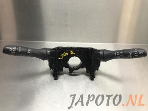 Usagé Commodo d'essuie glace Nissan Qashqai (J11) 1.2 DIG-T 16V Prix € 64,95 Règlement à la marge proposé par Japoto Parts B.V.