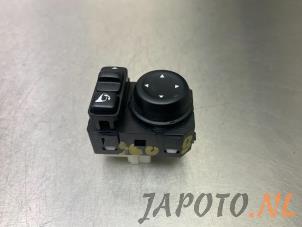 Używane Przelacznik lusterka Nissan Qashqai (J11) 1.2 DIG-T 16V Cena € 19,99 Procedura marży oferowane przez Japoto Parts B.V.