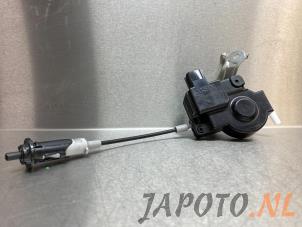 Used Tank flap lock motor Lexus CT 200h 1.8 16V Price € 39,95 Margin scheme offered by Japoto Parts B.V.