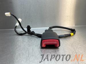 Used Front seatbelt buckle, right Lexus CT 200h 1.8 16V Price € 19,95 Margin scheme offered by Japoto Parts B.V.