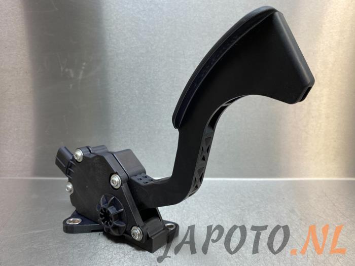Accelerator pedal from a Lexus CT 200h 1.8 16V 2012