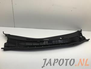 Used Cowl top grille Lexus CT 200h 1.8 16V Price € 39,95 Margin scheme offered by Japoto Parts B.V.