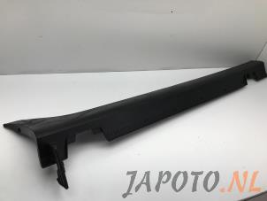Used Side skirt, right Hyundai iX35 (LM) 1.6 GDI 16V Price € 90,69 Inclusive VAT offered by Japoto Parts B.V.
