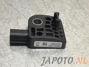Used Airbag sensor Hyundai iX35 (LM) 1.6 GDI 16V Price € 24,14 Inclusive VAT offered by Japoto Parts B.V.