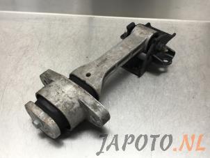 Used Gearbox mount Hyundai iX35 (LM) 1.6 GDI 16V Price € 42,29 Inclusive VAT offered by Japoto Parts B.V.