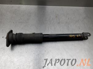 Used Rear shock absorber, right Hyundai iX35 (LM) 1.6 GDI 16V Price € 36,29 Inclusive VAT offered by Japoto Parts B.V.