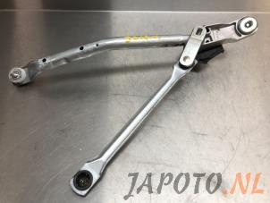 Usagé Mécanique essuie-glace Toyota Aygo (B40) 1.0 12V VVT-i Prix € 29,95 Règlement à la marge proposé par Japoto Parts B.V.