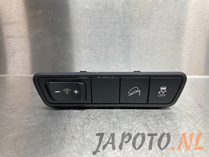 Używane Przelacznik Hyundai iX35 (LM) 1.6 GDI 16V Cena € 31,70 Z VAT oferowane przez Japoto Parts B.V.