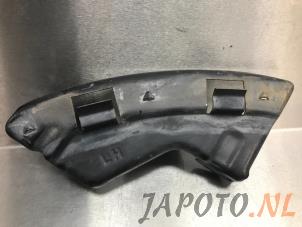 Used Front bumper bracket, left Hyundai iX35 (LM) 1.6 GDI 16V Price € 18,09 Inclusive VAT offered by Japoto Parts B.V.