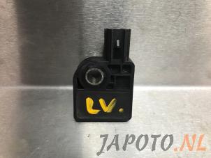 Usados Sensor de airbag Hyundai iX35 (LM) 1.6 GDI 16V Precio € 24,14 IVA incluido ofrecido por Japoto Parts B.V.