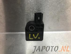 Usados Sensor de airbag Hyundai iX35 (LM) 1.6 GDI 16V Precio € 24,14 IVA incluido ofrecido por Japoto Parts B.V.