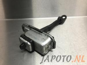 Used Rear door stop 4-door, right Hyundai iX35 (LM) 1.6 GDI 16V Price € 30,19 Inclusive VAT offered by Japoto Parts B.V.