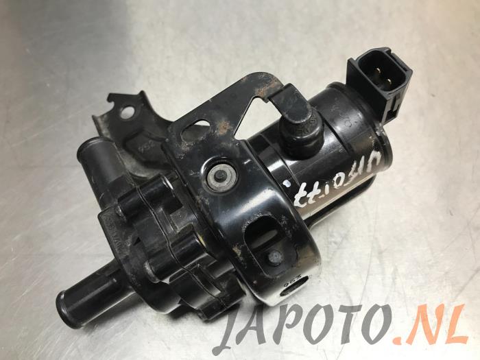 Begagnade Vattenpump Toyota Prius (NHW20) 1.5 16V Pris € 41,95 Marginaltabell erbjuds av Japoto Parts B.V.