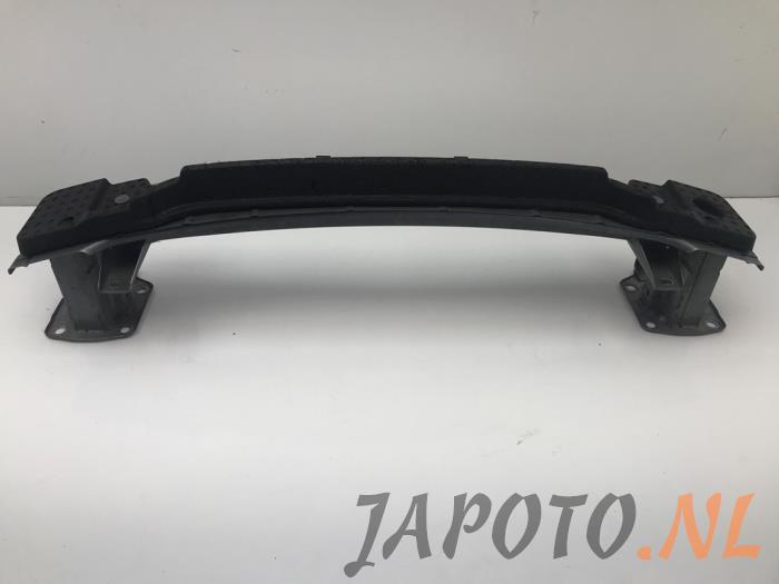 Front bumper frame from a Daewoo Aveo 1.3 D 16V 2012