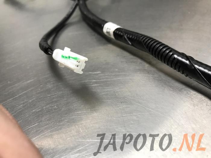 ABS cable from a Toyota Corolla (E21/EA1/EH1) 1.8 16V Hybrid 2020