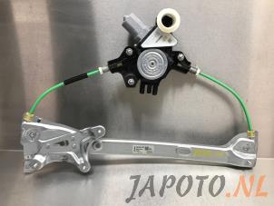 Usagé Mécanique vitre 4portes avant gauche Toyota Corolla (E21/EA1/EH1) 1.8 16V Hybrid Prix € 89,95 Règlement à la marge proposé par Japoto Parts B.V.