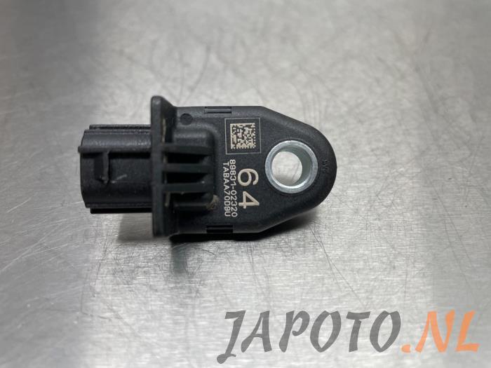 Begagnade Airbagsensor Toyota Corolla (E21/EA1/EH1) 1.8 16V Hybrid Pris € 26,20 Marginaltabell erbjuds av Japoto Parts B.V.