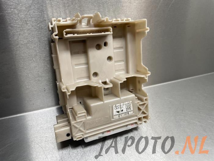 Fuse box from a Toyota Aygo (B40) 1.0 12V VVT-i 2017