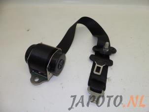 Used Rear seatbelt, centre Mitsubishi Colt (Z2/Z3) 1.3 16V Price € 25,00 Margin scheme offered by Japoto Parts B.V.