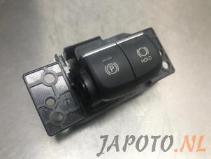 Używane Przelacznik czujników parkowania Toyota Corolla (E21/EA1/EH1) 1.8 16V Hybrid Cena € 39,95 Procedura marży oferowane przez Japoto Parts B.V.