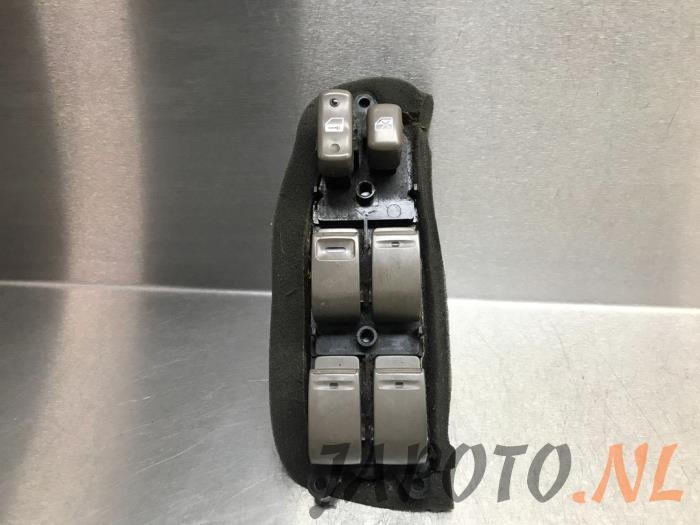 Usados Interruptor combinado de ventanillas Lexus GS (..S16) 300 3.0 24V VVT-i Precio € 61,95 Norma de margen ofrecido por Japoto Parts B.V.