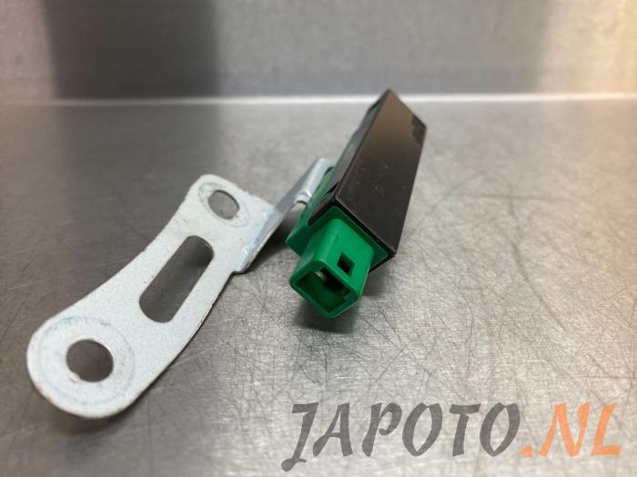 Używane Keyless Entry-Antena Lexus IS C (E2) 250 C 2.5 V6 24V Cena € 36,70 Procedura marży oferowane przez Japoto Parts B.V.