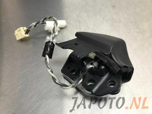 Diskanthögtalare från en Lexus IS C (E2) 250 C 2.5 V6 24V 2013