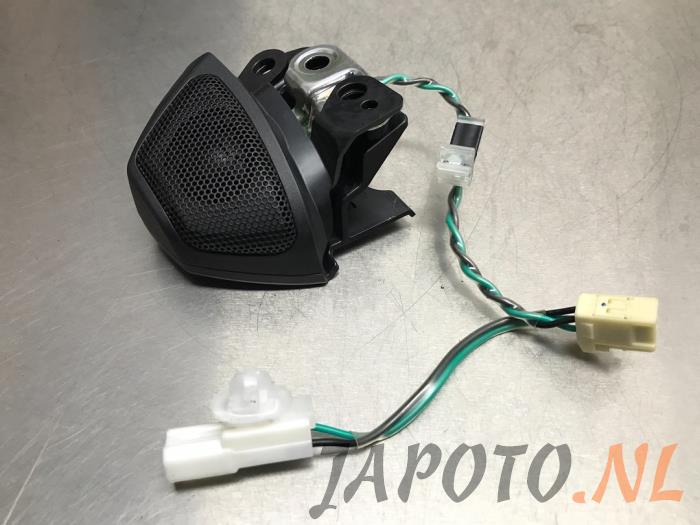 Begagnade Diskanthögtalare Lexus IS C (E2) 250 C 2.5 V6 24V Pris € 20,95 Marginaltabell erbjuds av Japoto Parts B.V.