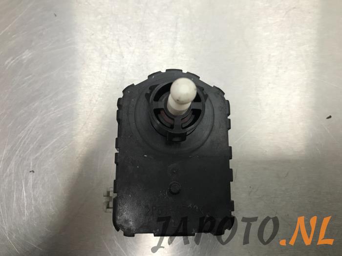 Używane Silnik reflektora Lexus IS C (E2) 250 C 2.5 V6 24V Cena € 20,95 Procedura marży oferowane przez Japoto Parts B.V.