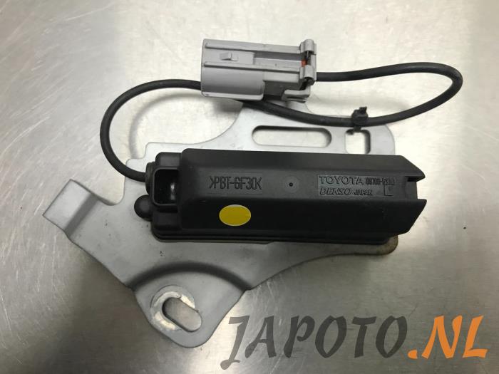 Używane Keyless Entry-Antena Lexus IS C (E2) 250 C 2.5 V6 24V Cena € 20,95 Procedura marży oferowane przez Japoto Parts B.V.