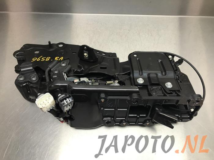 Używane Silnik dachu cabrio Lexus IS C (E2) 250 C 2.5 V6 24V Cena € 209,99 Procedura marży oferowane przez Japoto Parts B.V.