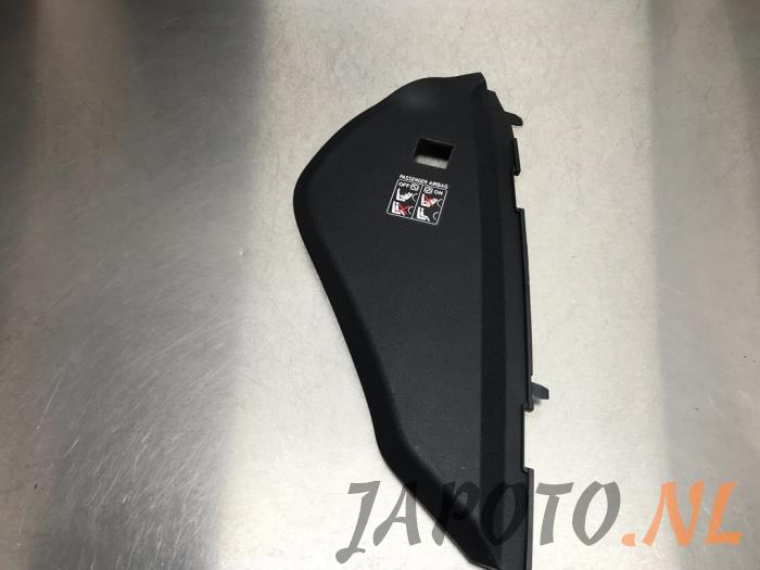 Gebrauchte Abdeckplatte sonstige Lexus IS C (E2) 250 C 2.5 V6 24V Preis € 15,70 Margenregelung angeboten von Japoto Parts B.V.