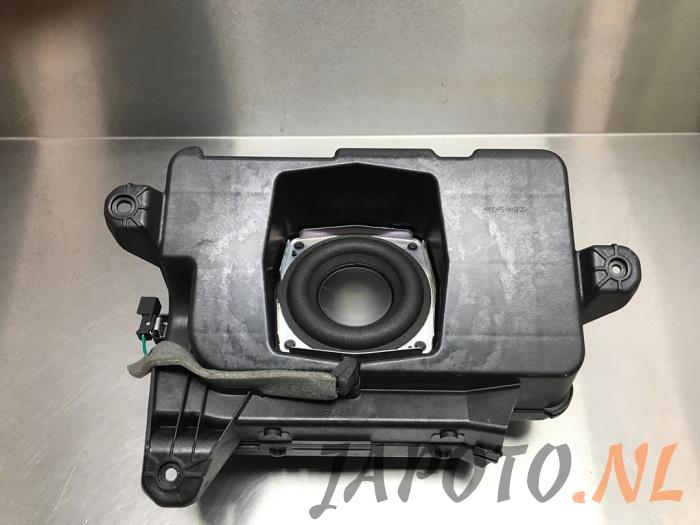 Używane Subwoofer Chevrolet Volt 1.4 16V Cena € 52,49 Procedura marży oferowane przez Japoto Parts B.V.