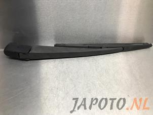 Used Rear wiper arm Mitsubishi ASX 1.6 MIVEC 16V Price € 14,95 Margin scheme offered by Japoto Parts B.V.