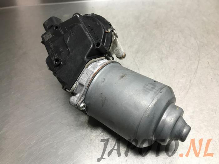 Front wiper motor from a Mitsubishi ASX 1.6 MIVEC 16V 2011