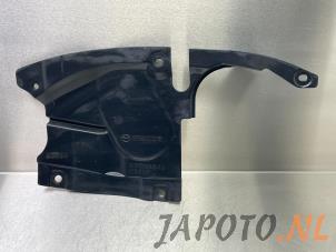 Usados Chapa protectora piso Mazda 6 Sport (GH14/GHA4) 2.5 16V S-VT GT-M Precio € 19,99 Norma de margen ofrecido por Japoto Parts B.V.