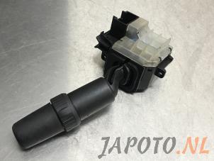 Usados Interruptor de limpiaparabrisas Mazda 3 Sport (BK14) 2.0i 16V Precio € 29,99 Norma de margen ofrecido por Japoto Parts B.V.