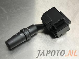 Usados Interruptor de limpiaparabrisas Mazda 3 Sport (BK14) 1.6i 16V Precio € 29,99 Norma de margen ofrecido por Japoto Parts B.V.