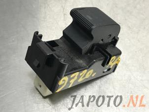 Used Electric window switch Lexus CT 200h 1.8 16V Price € 19,95 Margin scheme offered by Japoto Parts B.V.