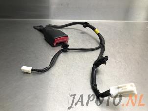 Used Front seatbelt buckle, right Lexus CT 200h 1.8 16V Price € 19,99 Margin scheme offered by Japoto Parts B.V.