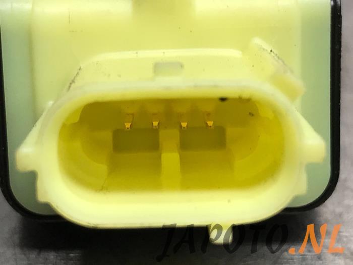 Airbag sensor Lexus CT 200h 1.8 16V 8983175020